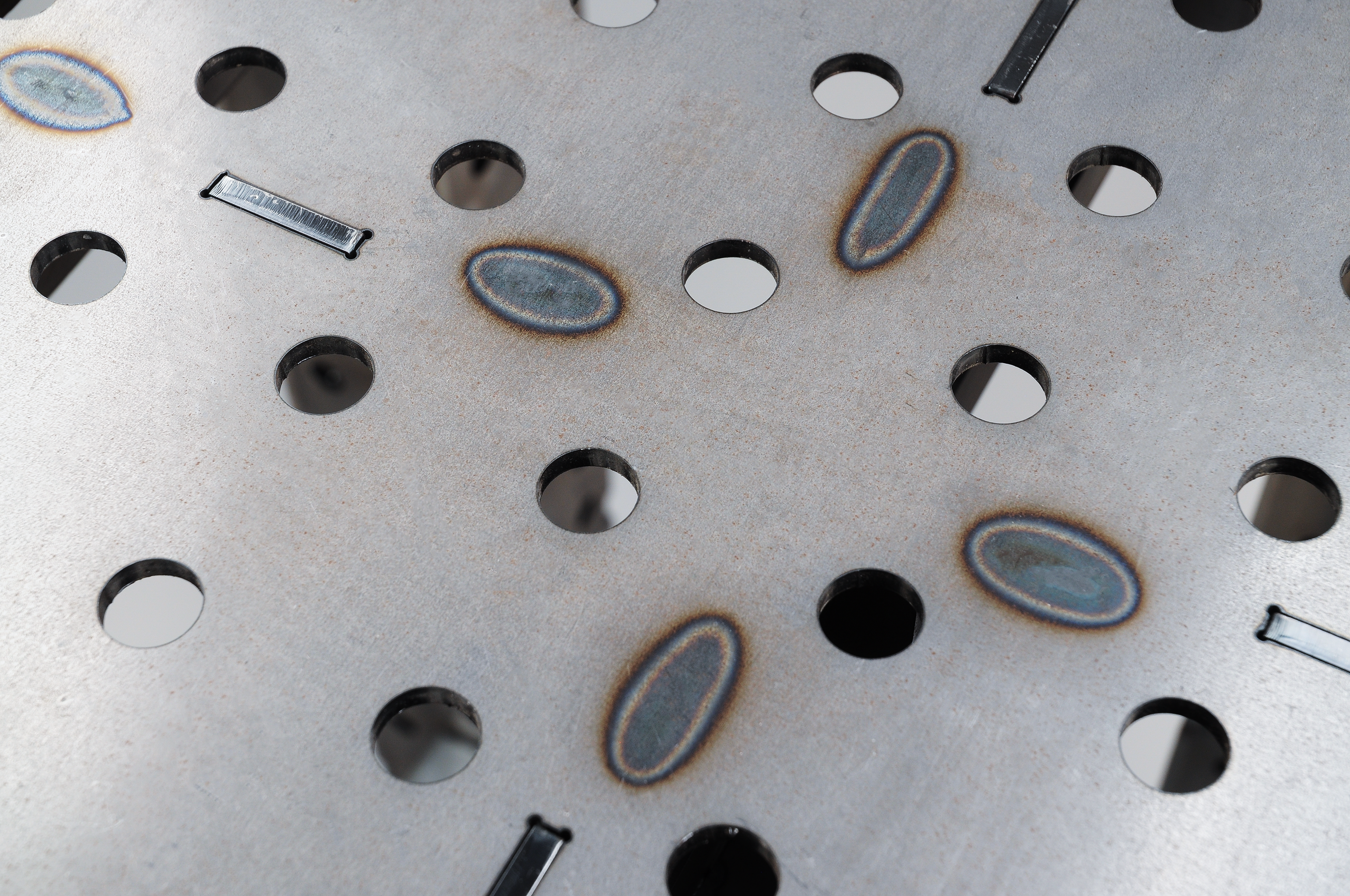 Nukeson FORGE Welding Table top pattern D16mm